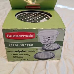Rubbermaid Palm Grater with StainShield Technology